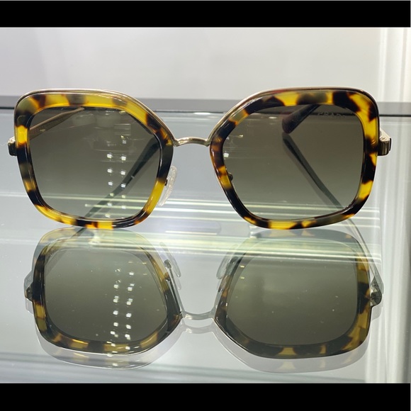 PRADA NEW! SHOW STOPPING🤩Havana Square Sunglasses - Picture 2 of 7